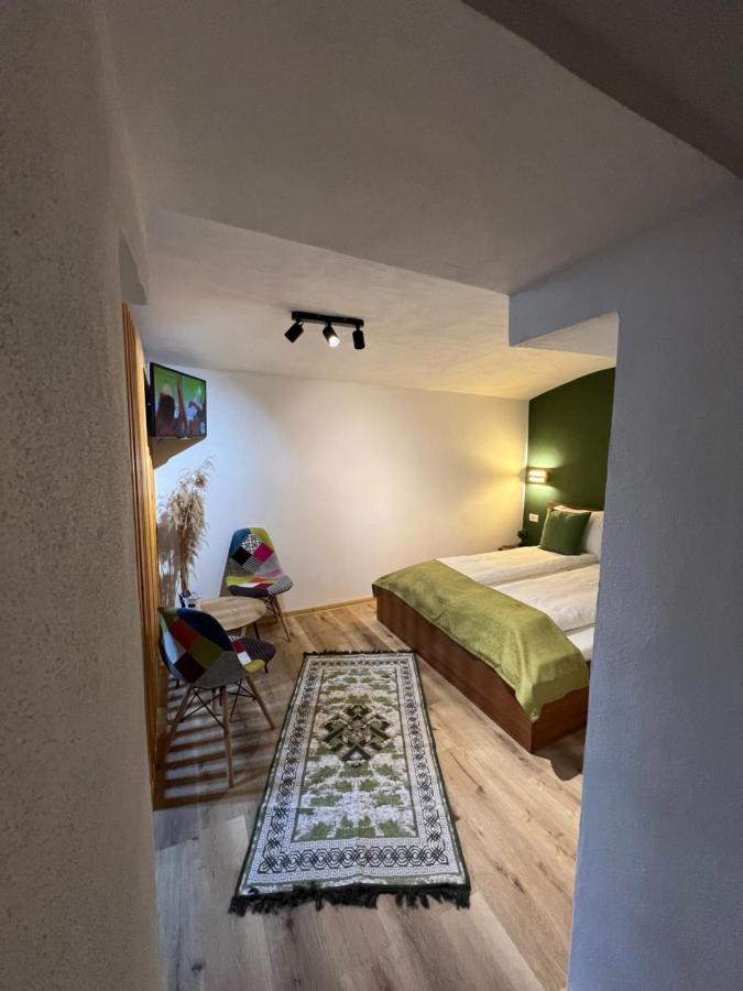 Timhouse Hotel Timisoara Luaran gambar