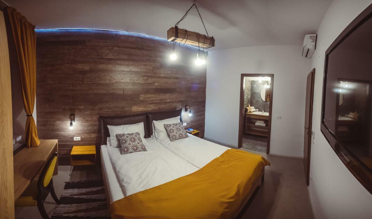 Timhouse Hotel Timisoara Luaran gambar