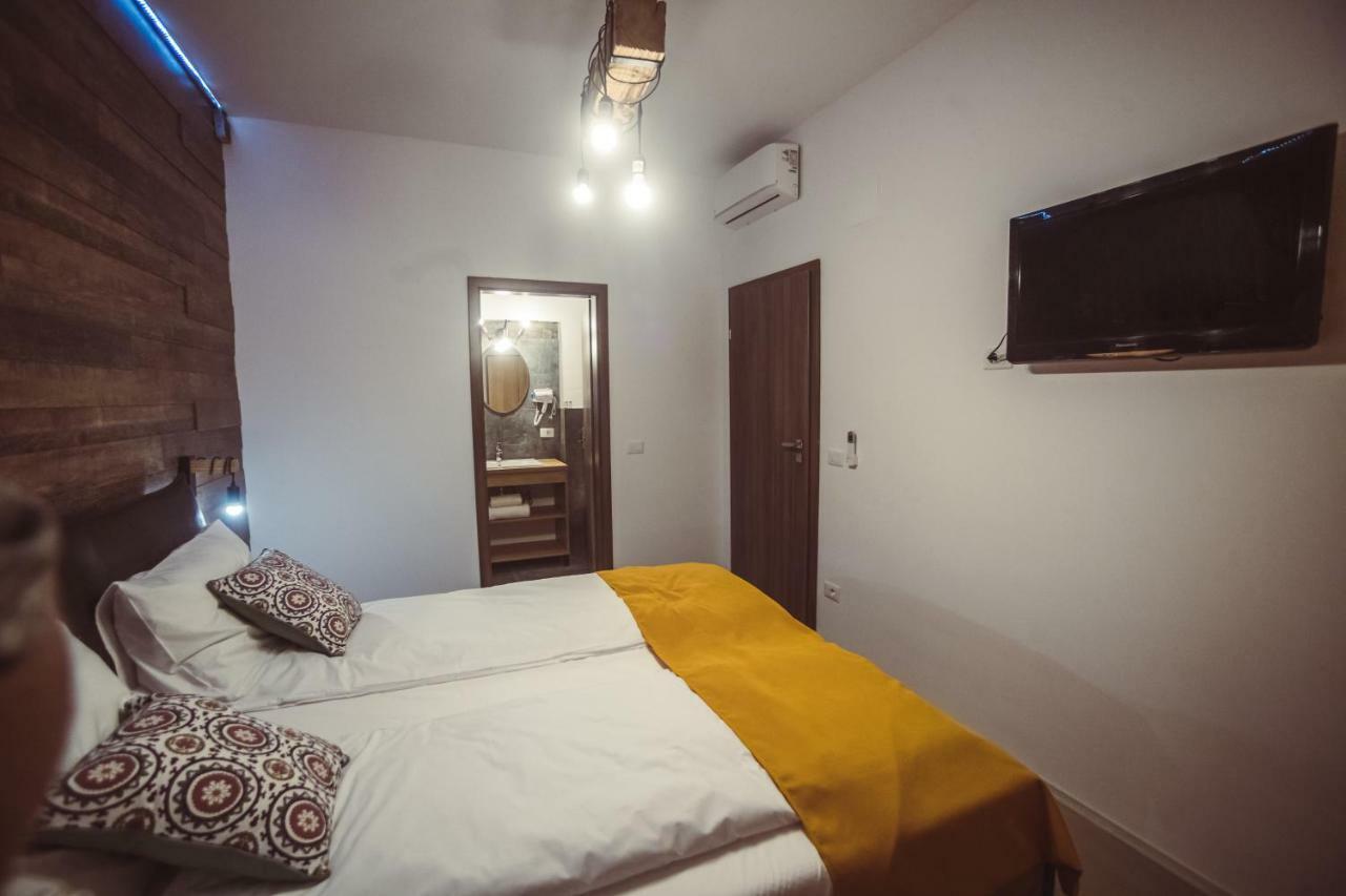 Timhouse Hotel Timisoara Luaran gambar