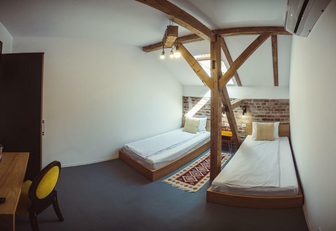 Timhouse Hotel Timisoara Luaran gambar